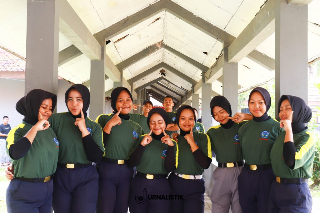 siswa SMKN 1 Kabupaten Tangerang berfoto bersama